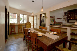 CHARMING VINTAGE HOUSE