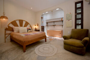 CHARMING VINTAGE HOUSE