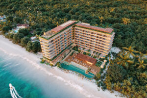 LUXURY BEACHFRONT CONDO