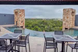 ESMERALDA BLACK PENTHOUSE
