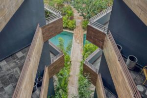 ESMERALDA BLACK PENTHOUSE