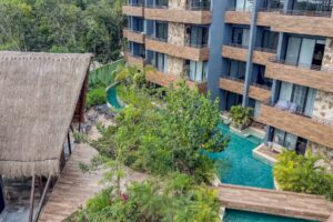 ESMERALDA BLACK PENTHOUSE