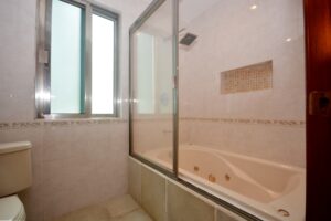 DUPLEX 6 BEDROOM HOME NEAR THE BEACH