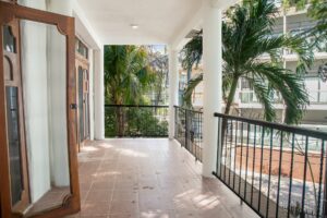 LAS BRISAS RESIDENCES – B201