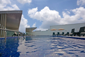 Elegant Sanctuary Between Jungle And Sea