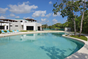 3 BEDROOM HOUSE IN A GATED COMMUNITY WITH A STYLE OF LIVING
