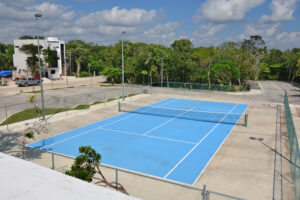 3 BEDROOM HOUSE IN A GATED COMMUNITY WITH A STYLE OF LIVING