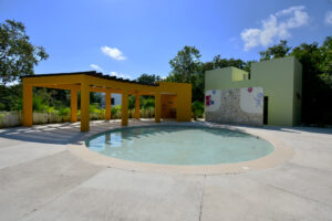 3 BEDROOM HOUSE IN A GATED COMMUNITY WITH A STYLE OF LIVING