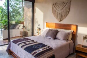 EXCLUSIVE 3-BEDROOM PENTHOUSE WITH LOCK OFF SYSTEM