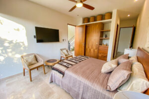 EXCLUSIVE 3-BEDROOM PENTHOUSE WITH LOCK OFF SYSTEM