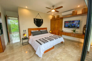 EXCLUSIVE 3-BEDROOM PENTHOUSE WITH LOCK OFF SYSTEM
