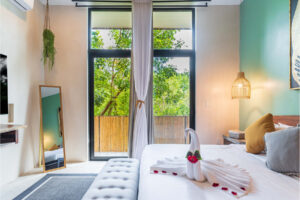 INCREDIBLE APARTMENT WITH PRIVATE BALCONY AND DOUBLE APARTMENT OPTION