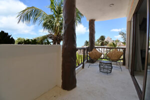 OCEAN VIEWS, LUXURY AND RETURNS