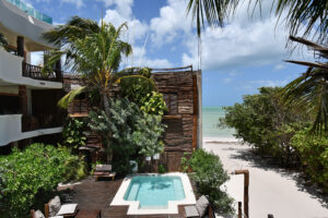 OCEAN VIEWS, LUXURY AND RETURNS