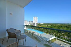 MALECON OASIS: EXCLUSIVE FULLY FURNISHED PANORAMIC APARTMENT