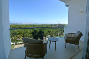 MALECON OASIS: EXCLUSIVE FULLY FURNISHED PANORAMIC APARTMENT