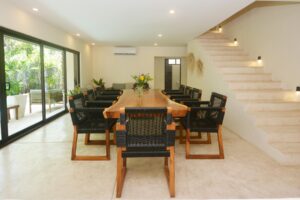 Exclusive 5-Bedroom Contemporary Retreat