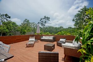 Exclusive 5-Bedroom Contemporary Retreat