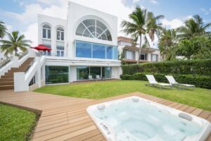 ICONIC VILLA FACING THE CARIBBEAN SEA