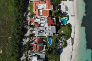ICONIC VILLA FACING THE CARIBBEAN SEA