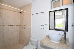 CONTEMPORARY ELEGANCE IN A PRIME DESTINATION