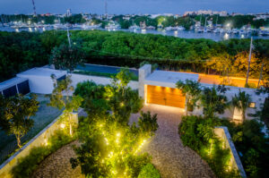 ULTRA LUXURIOUS BEACHFRONT PENTHOUSE