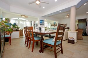 DUPLEX 8 BEDROOM HOME NEAR THE BEACH