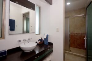DUPLEX 8 BEDROOM HOME NEAR THE BEACH