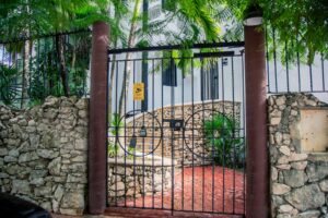 LAS BRISAS RESIDENCES – B302