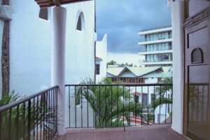 LAS BRISAS RESIDENCES – B302