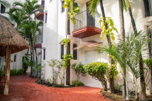 LAS BRISAS RESIDENCES – B302