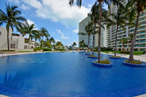 STUNNING OCEANFRONT PENTHOUSE WITH CARIBBEAN VIEWS