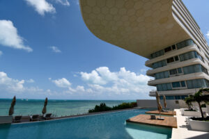 PRIVATE RESIDENCE OCEANFRONT OF CARIBBEAN SEA – TOTAL ELEGANCE IN EVERY DETAIL