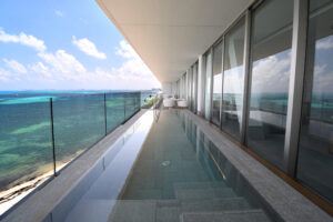 PRIVATE RESIDENCE OCEANFRONT OF CARIBBEAN SEA – TOTAL ELEGANCE IN EVERY DETAIL