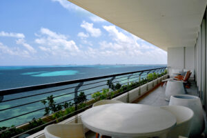 PRIVATE RESIDENCE OCEANFRONT OF CARIBBEAN SEA – TOTAL ELEGANCE IN EVERY DETAIL