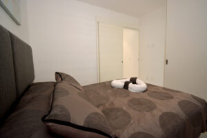 CHARMING ONE BEDROOM APARTMENT WITH PATIO, EXCELLENT LOCATION