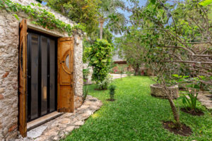 Private modern colonial estate with lush gardens in Mérida’s Historic Center