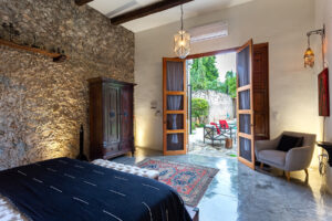 Private modern colonial estate with lush gardens in Mérida’s Historic Center