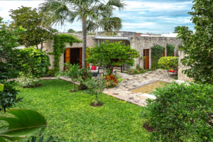 Private modern colonial estate with lush gardens in Mérida’s Historic Center