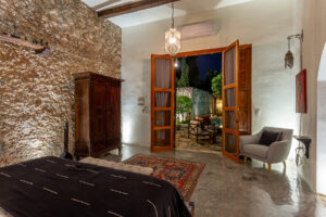 Private modern colonial estate with lush gardens in Mérida’s Historic Center