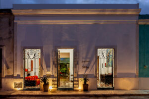 Private modern colonial estate with lush gardens in Mérida’s Historic Center