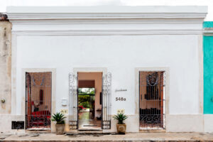 Private modern colonial estate with lush gardens in Mérida’s Historic Center