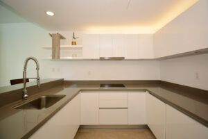 BRIGHT APARTMENT IN UNMATCHED LOCATION
