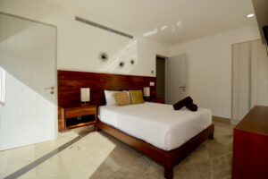 BRIGHT APARTMENT IN UNMATCHED LOCATION