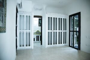 LAS BRISAS RESIDENCES – 6 CONDO COMPOUND