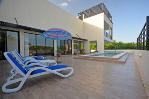 SERENE LIFE IN A CONTEMPORARY VILLA