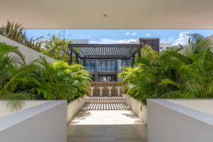 L CONDOS LIFESTYLE APARTMENT
