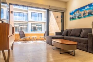 L CONDOS LIFESTYLE APARTMENT