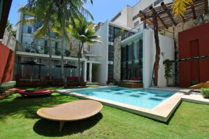 Coastal oasis high ceilings in Mamitas Beach