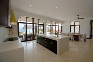 PLAYA PARAISO BEACHFRONT TRES LEONES VILLA